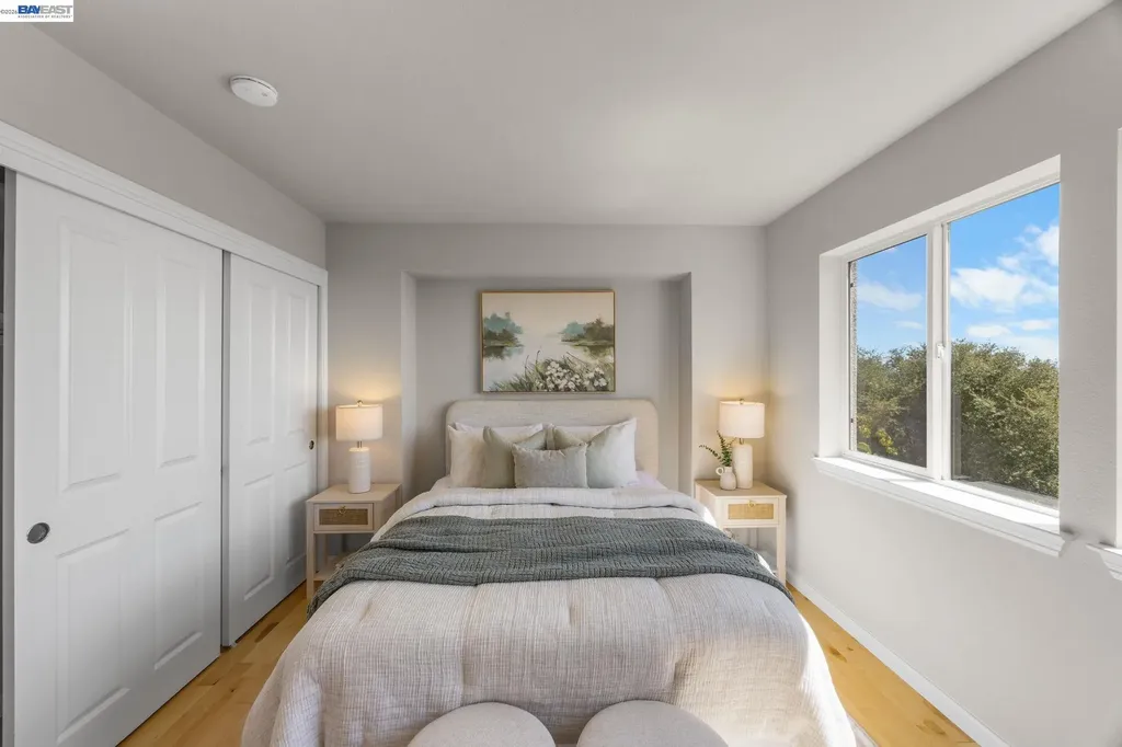 8249 Skyline Circle Oakland CA 94605