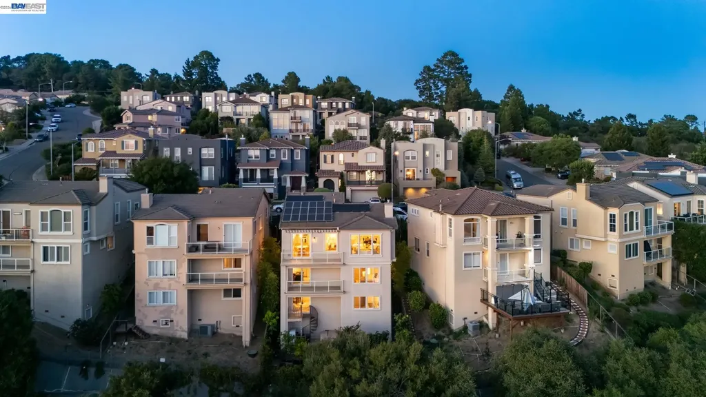 8249 Skyline Circle Oakland CA 94605
