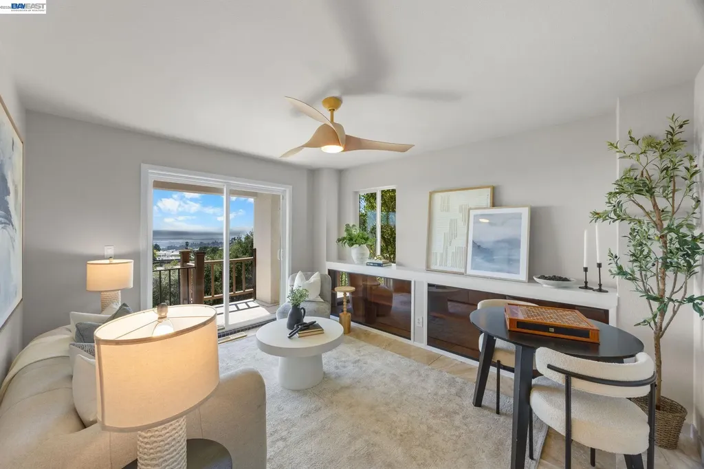 8249 Skyline Circle Oakland CA 94605