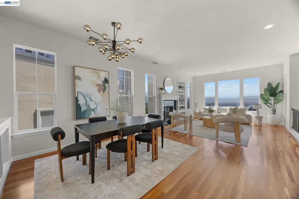 8249 Skyline Circle Oakland CA 94605