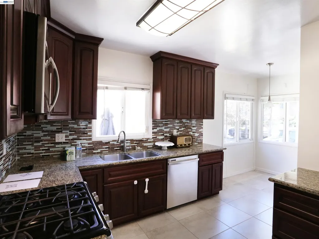 670 Estudillo Avenue San Leandro CA 94577