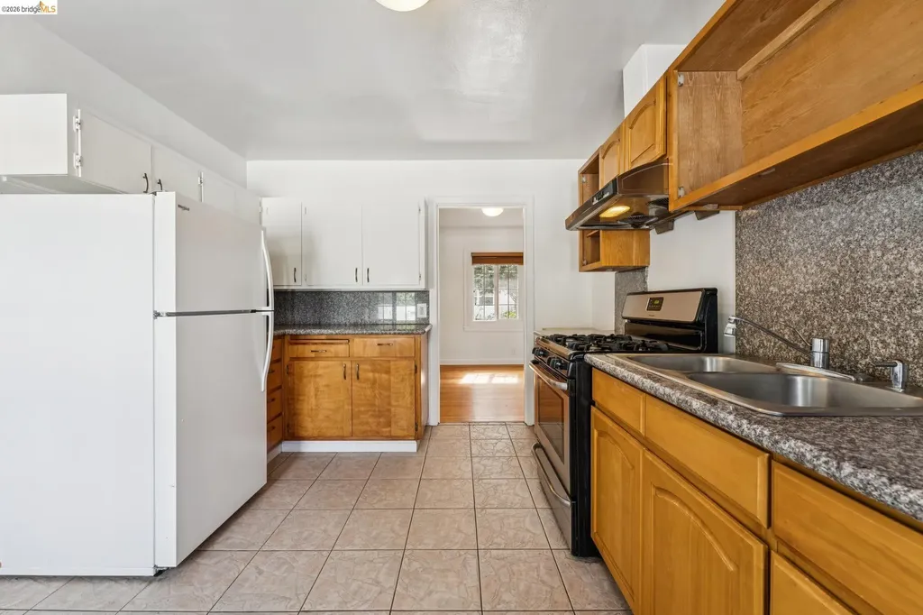 33 Bissell Richmond CA 94801