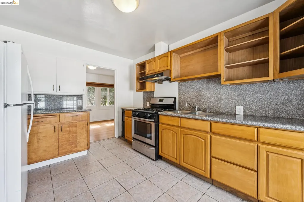 33 Bissell Richmond CA 94801