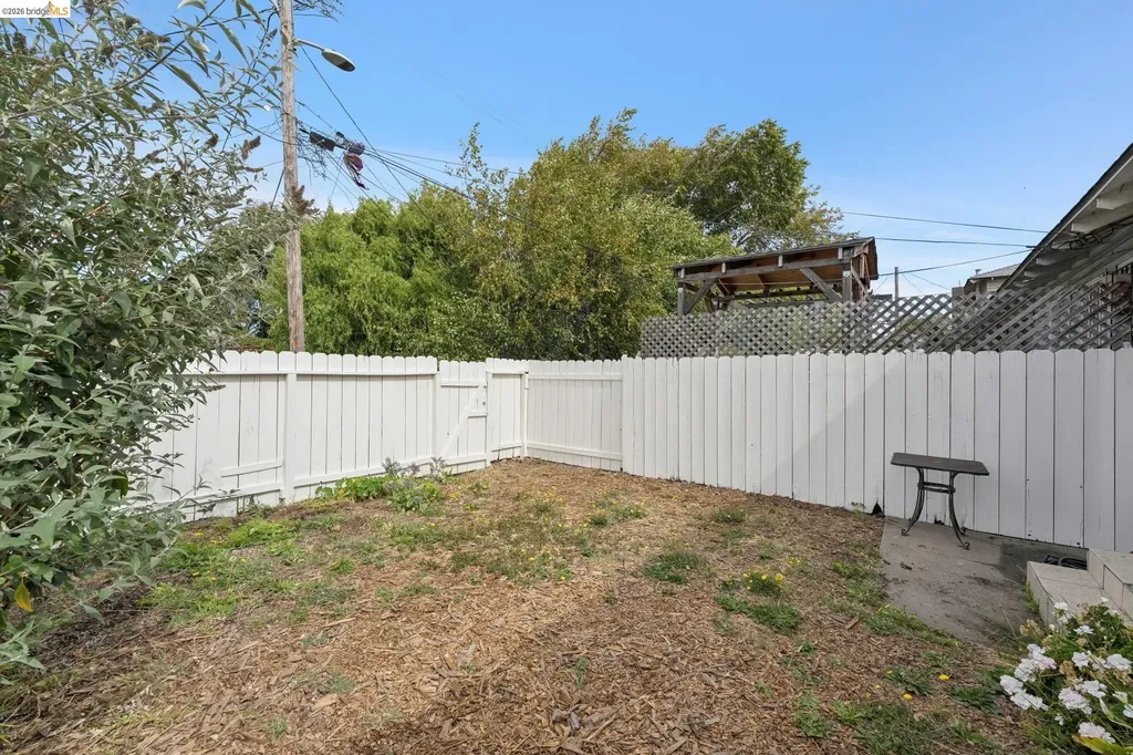 33 Bissell Richmond CA 94801