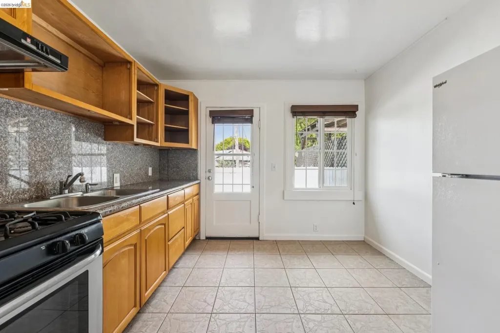 33 Bissell Richmond CA 94801