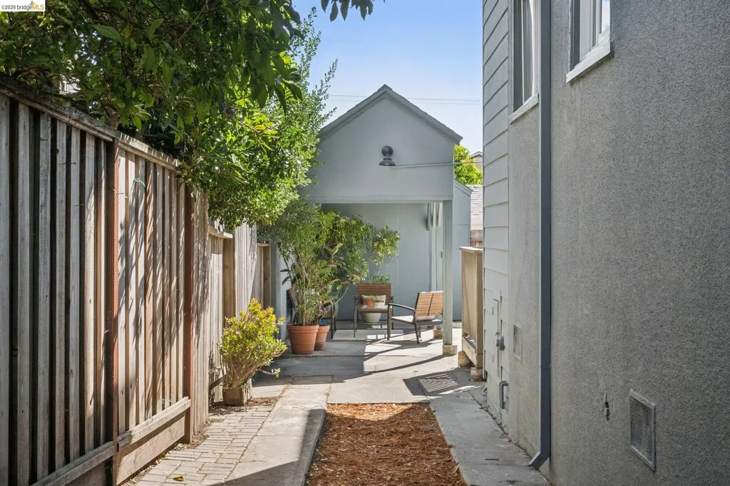 1329 Everett Street El Cerrito CA 94530