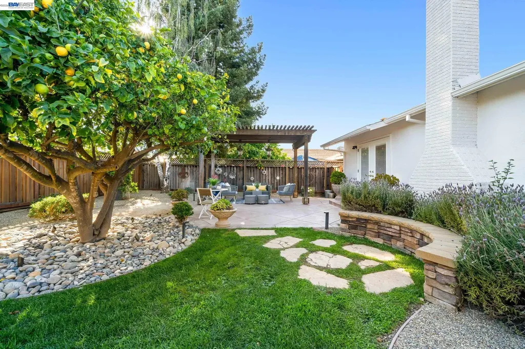 34351 Newton Court Fremont CA 94555