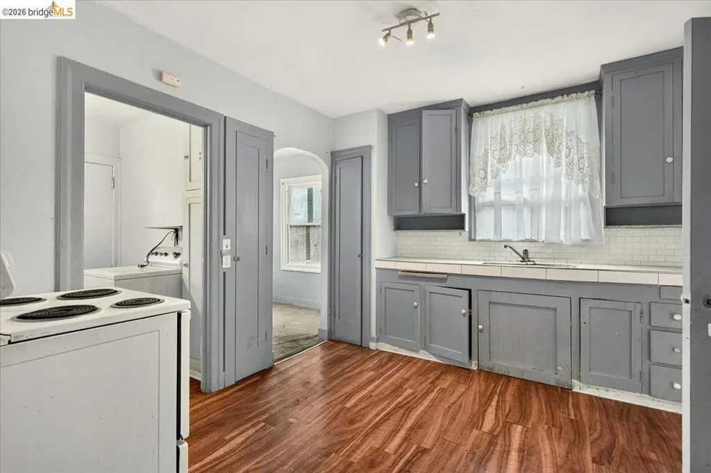 2333 81st Avenue Oakland CA 94605