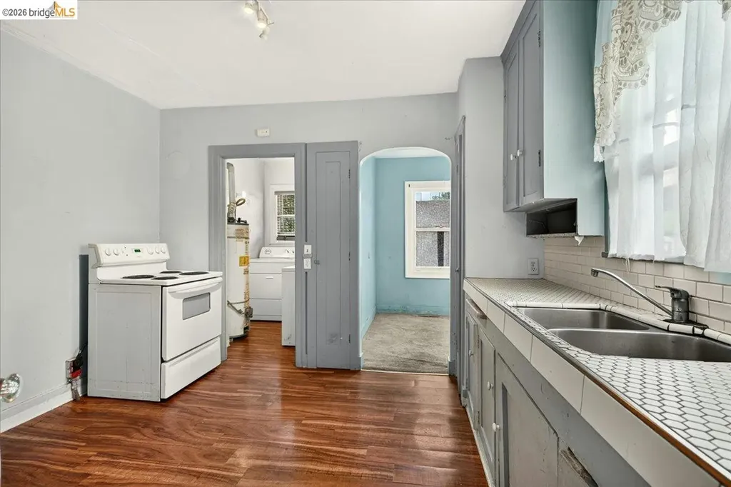 2333 81st Avenue Oakland CA 94605