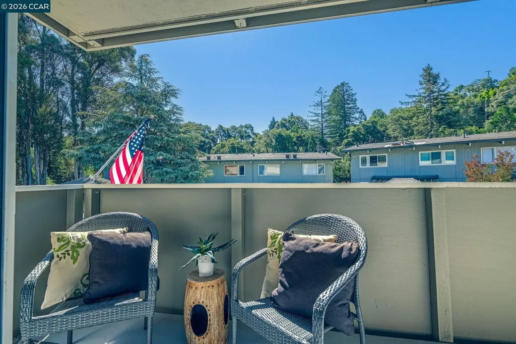 73 Brookwood Road Orinda CA 94563