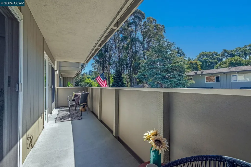 73 Brookwood Road Orinda CA 94563
