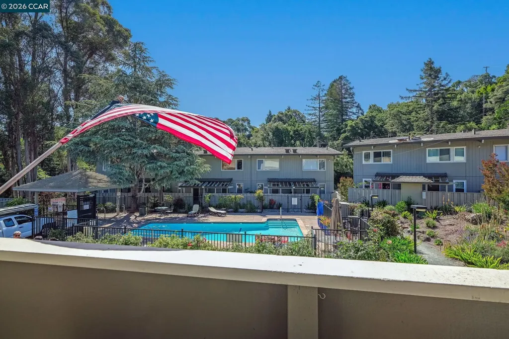 73 Brookwood Road Orinda CA 94563