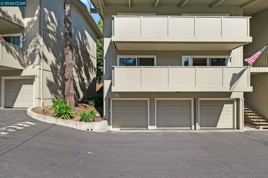 73 Brookwood Road Orinda CA 94563