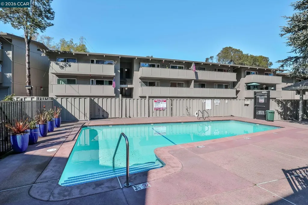 73 Brookwood Road Orinda CA 94563