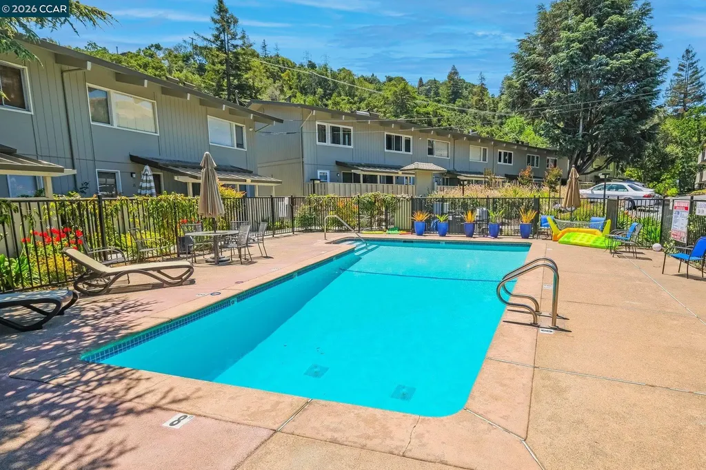 73 Brookwood Road Orinda CA 94563