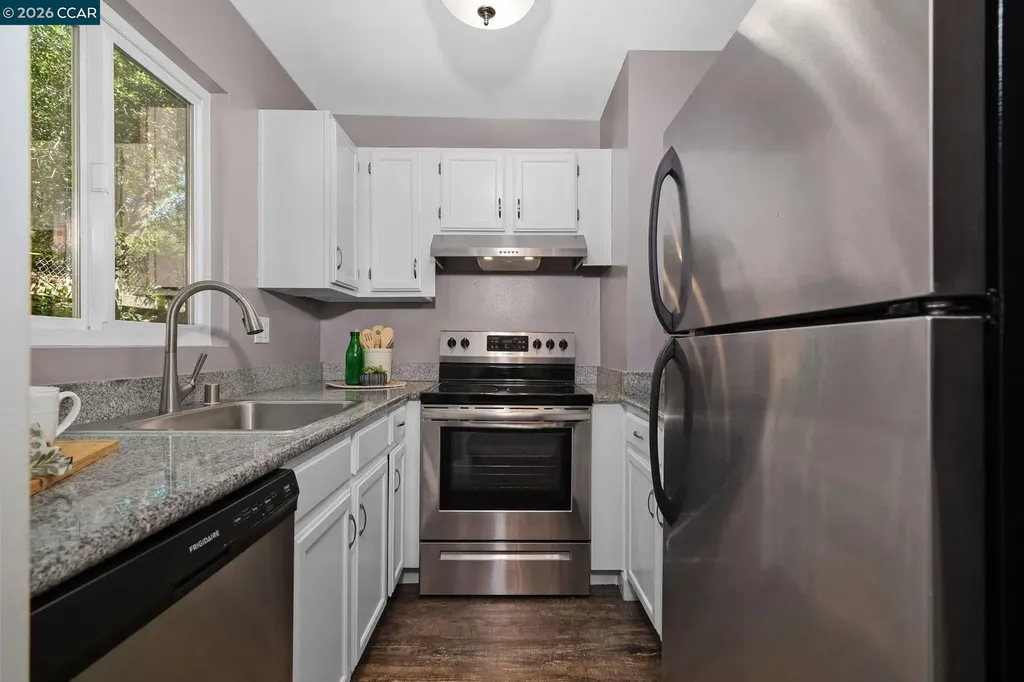 73 Brookwood Road Orinda CA 94563