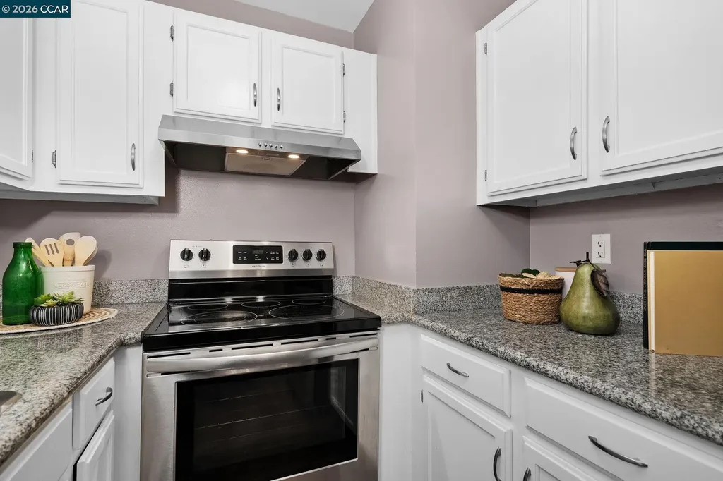 73 Brookwood Road Orinda CA 94563