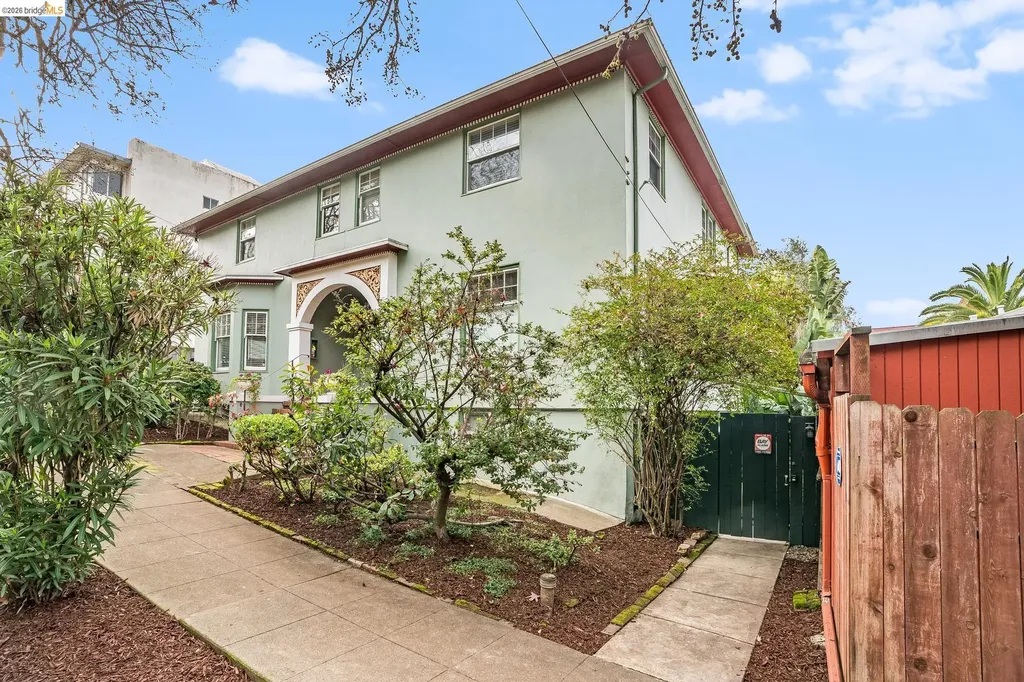 95 Moss Avenue Oakland CA 94610
