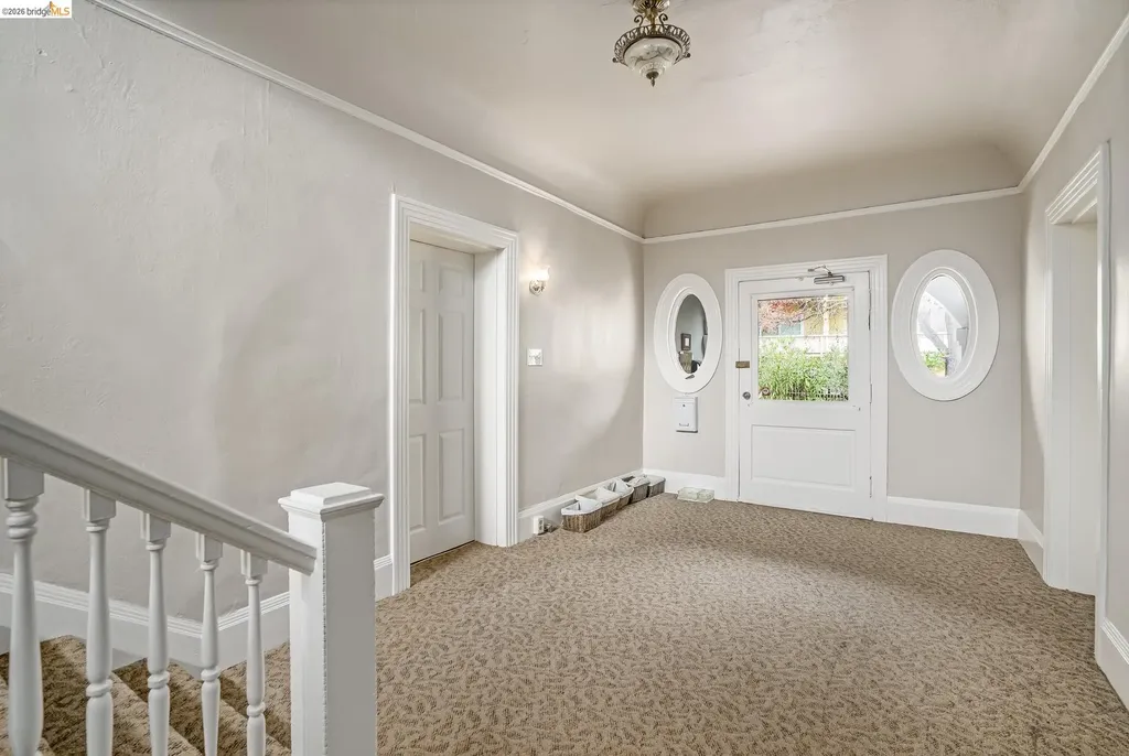 95 Moss Avenue Oakland CA 94610