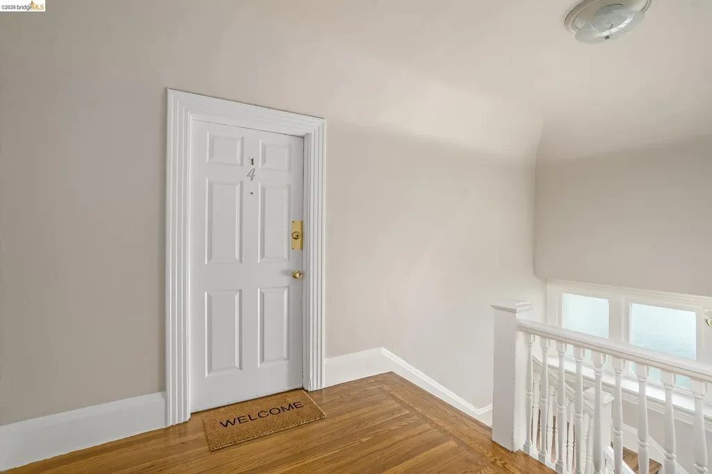95 Moss Avenue Oakland CA 94610