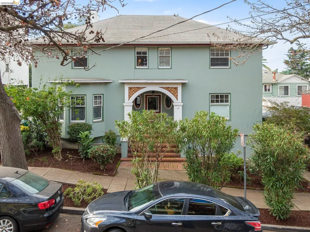 95 Moss Avenue Oakland CA 94610
