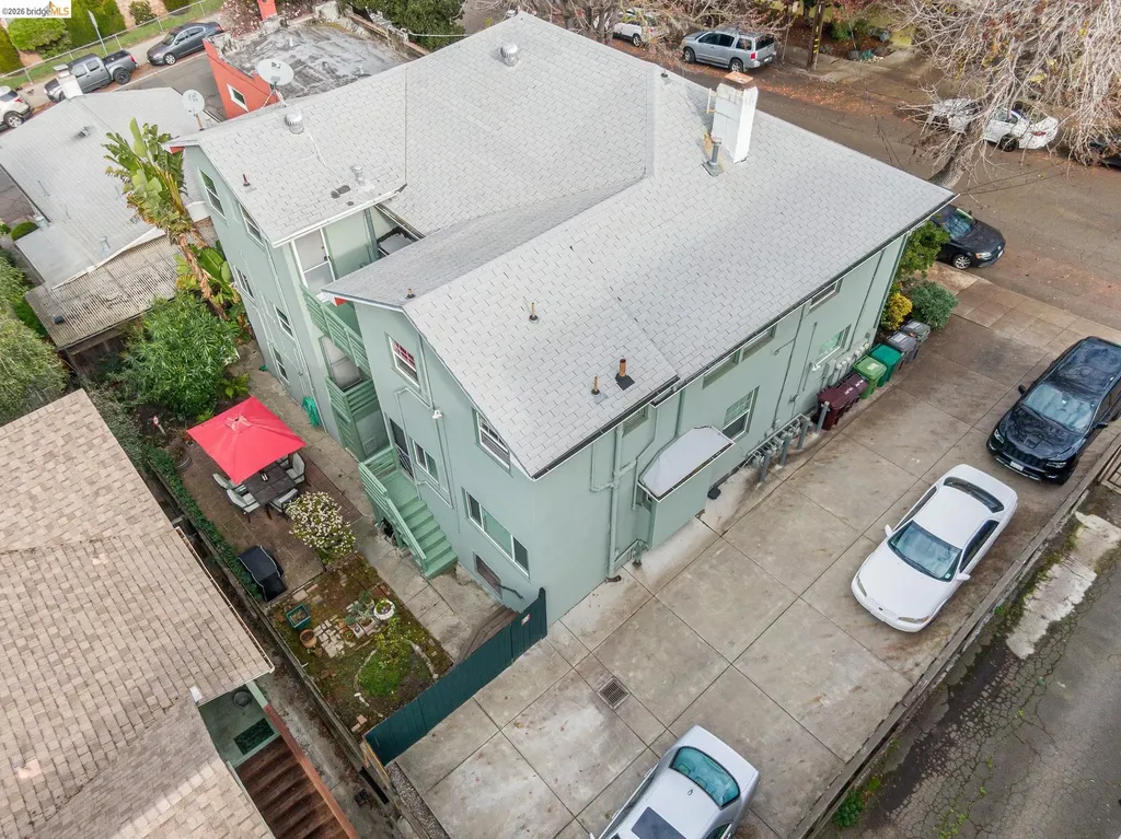 95 Moss Avenue Oakland CA 94610