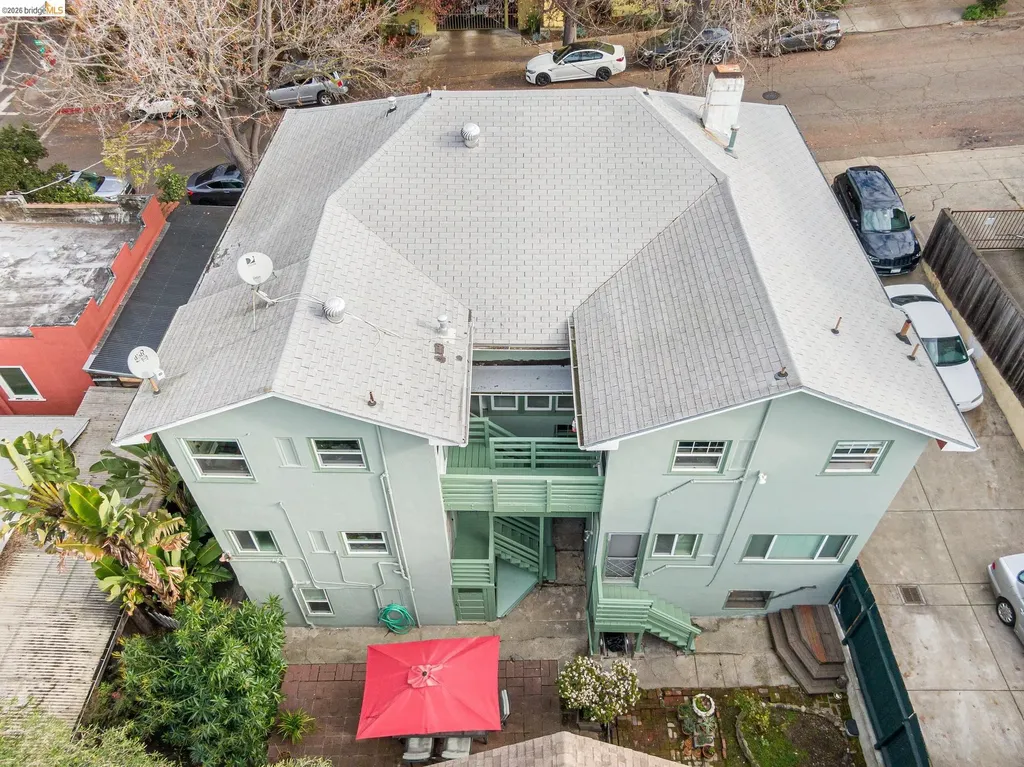 95 Moss Avenue Oakland CA 94610