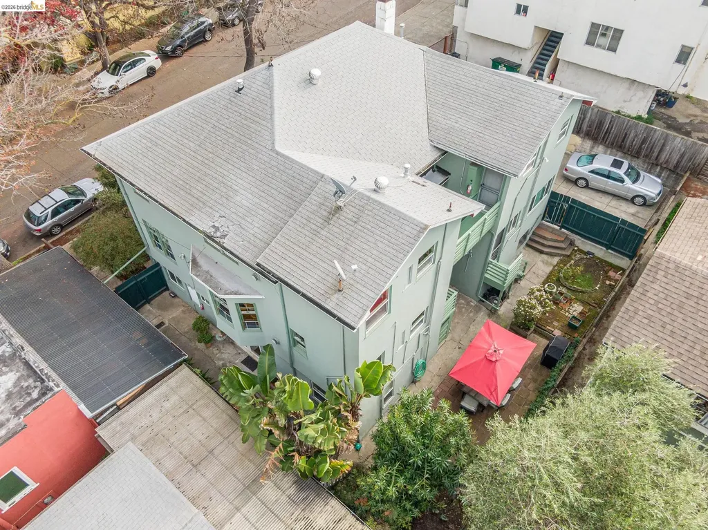 95 Moss Avenue Oakland CA 94610