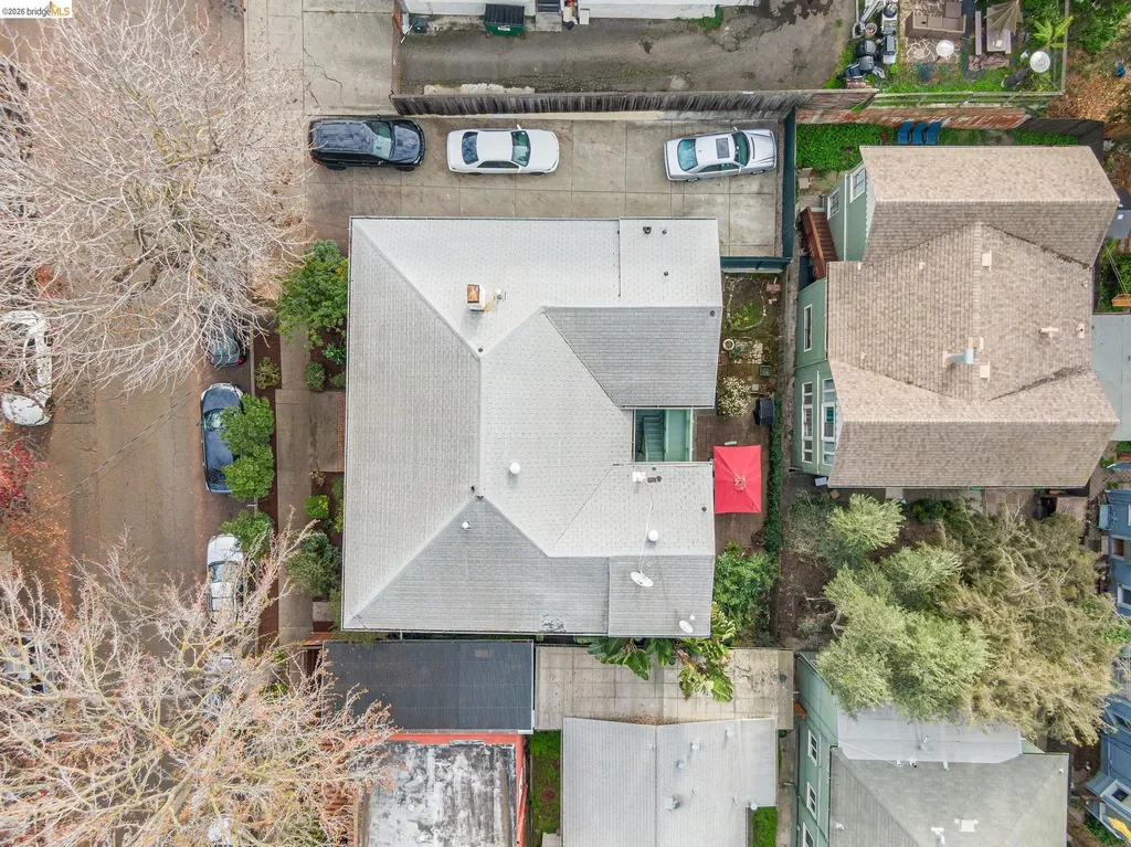95 Moss Avenue Oakland CA 94610