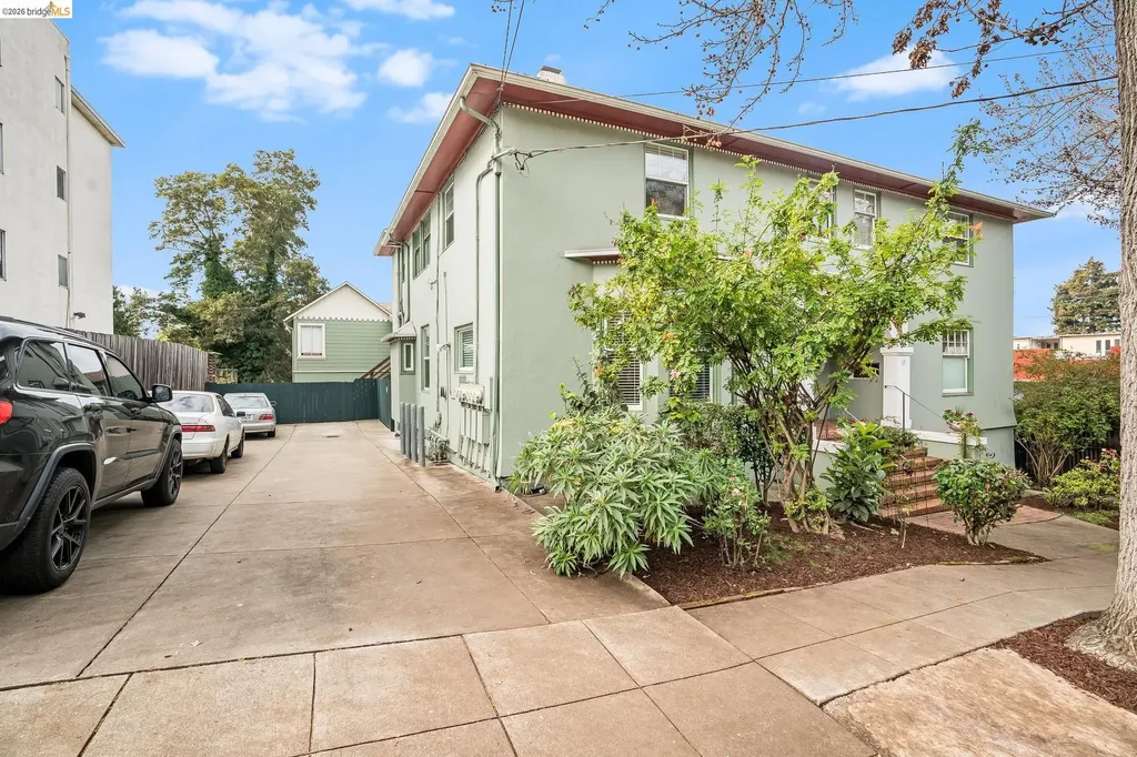 95 Moss Avenue Oakland CA 94610