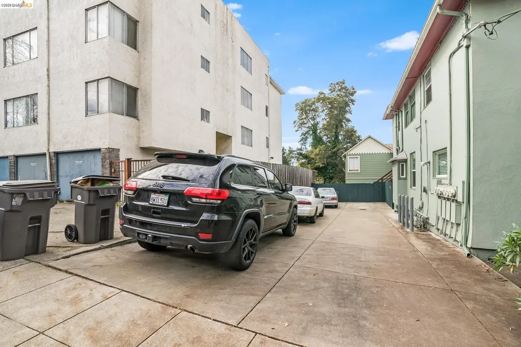 95 Moss Avenue Oakland CA 94610