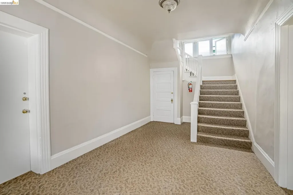 95 Moss Avenue Oakland CA 94610