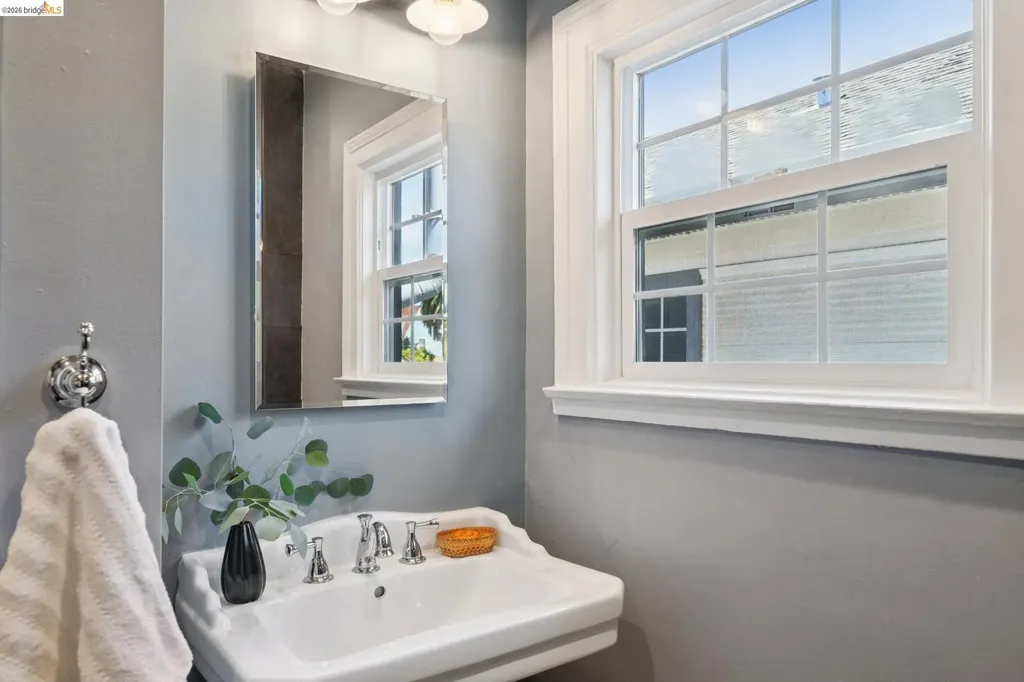 688 31st Street Oakland CA 94609