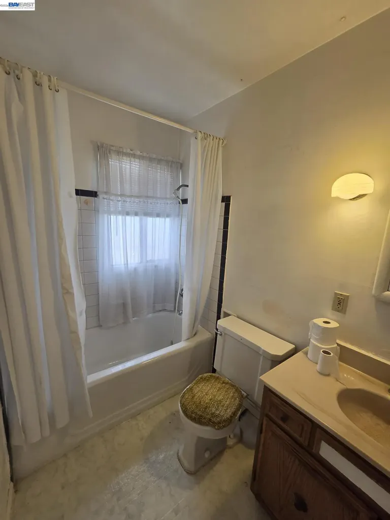9601 D Street Oakland CA 94603