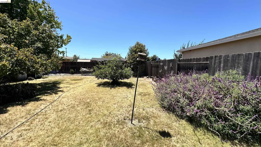 15357 Edgemoor Street San Leandro CA 94579
