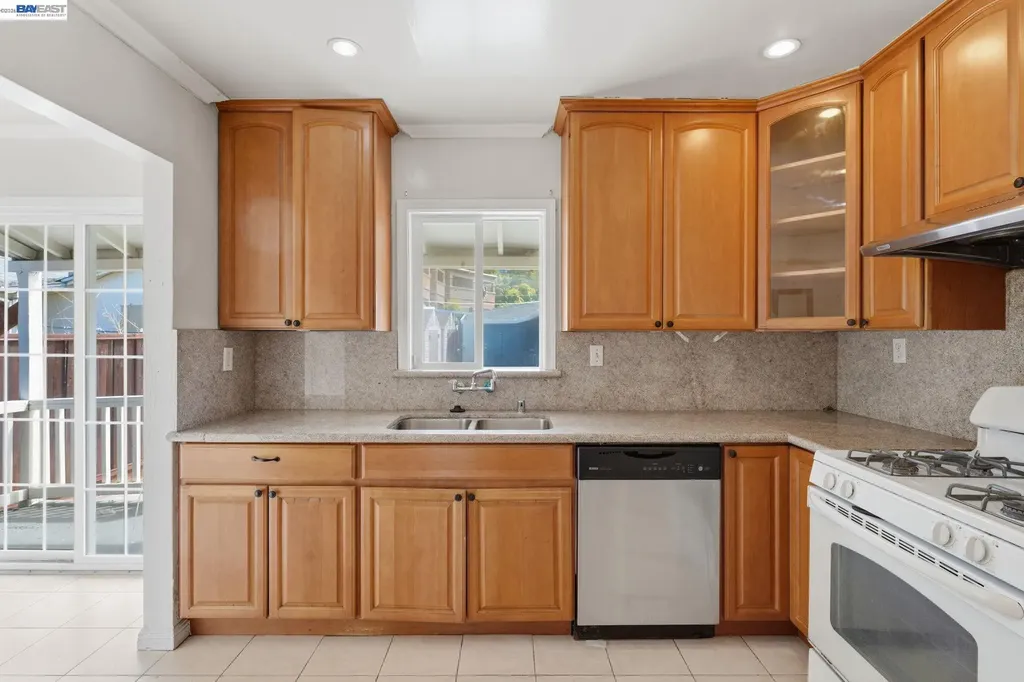 1686 Grand Avenue San Leandro CA 94577