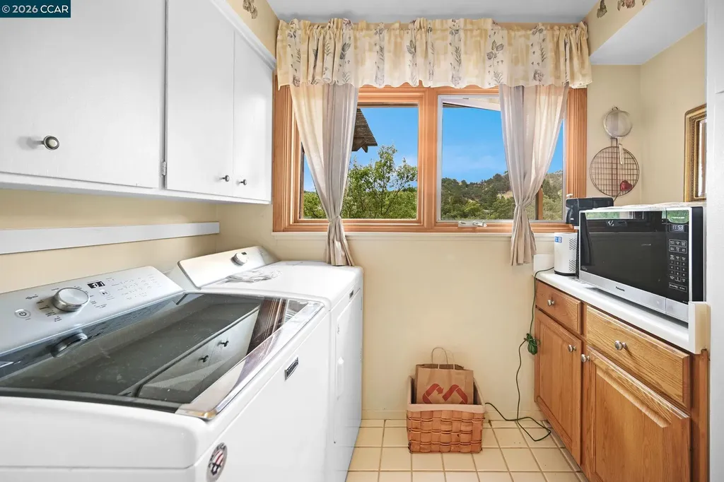 1891 Meadow Lane Walnut Creek CA 94595
