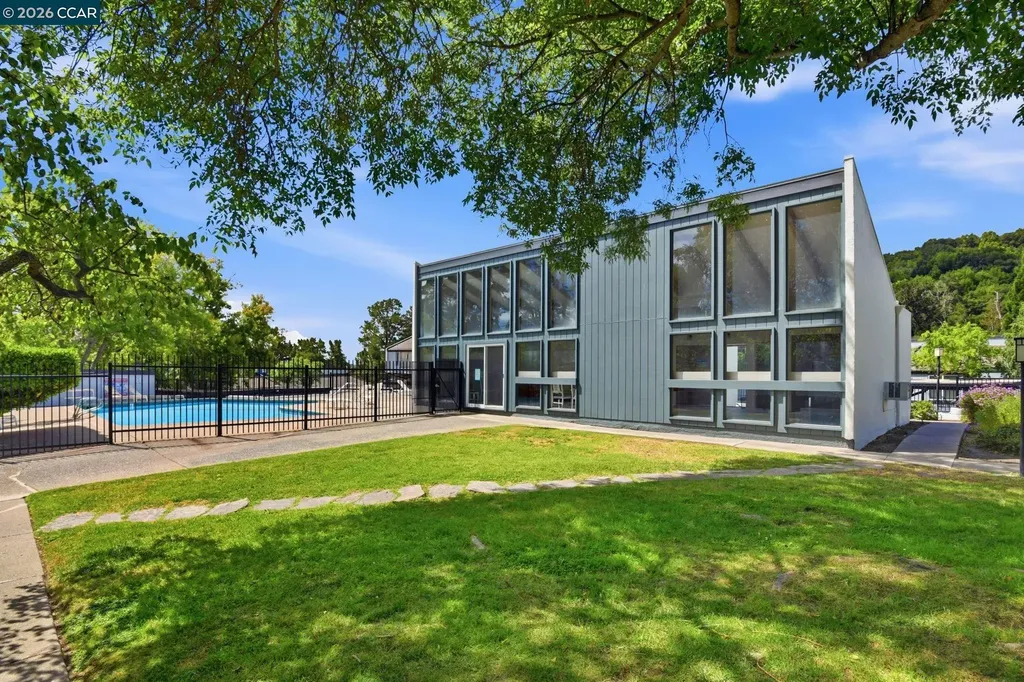 2087 Ascot Drive Moraga CA 94556