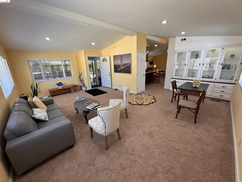 132 Phyllis Court Vallejo CA 94591