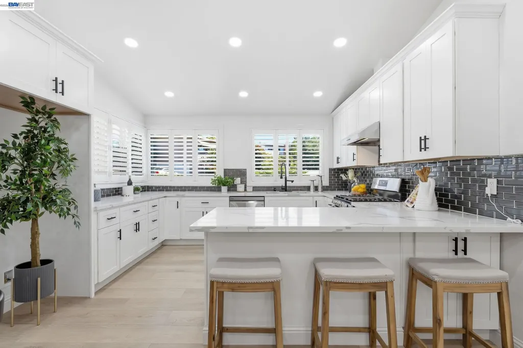 5034 Rahlves Drive Castro Valley CA 94546
