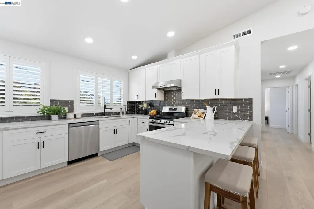 5034 Rahlves Drive Castro Valley CA 94546