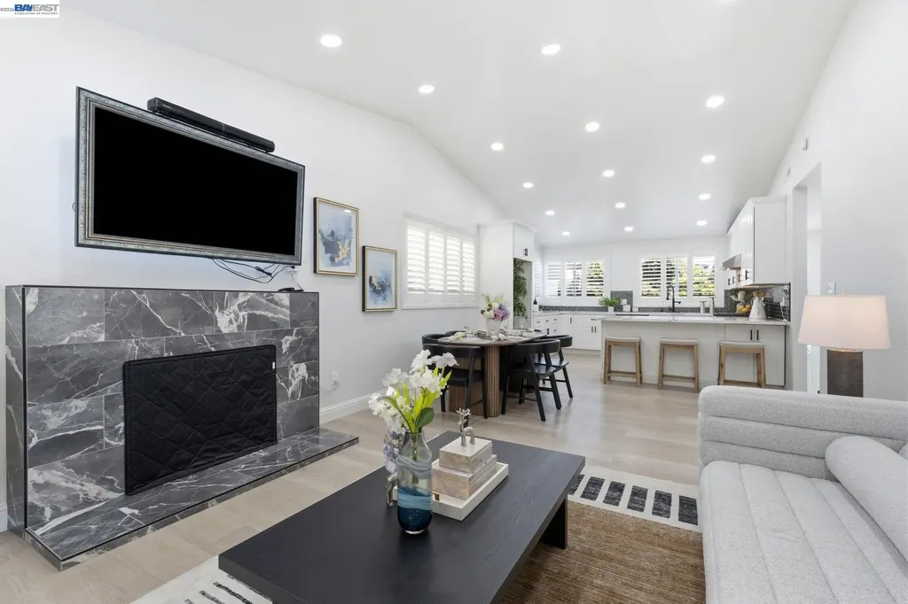 5034 Rahlves Drive Castro Valley CA 94546