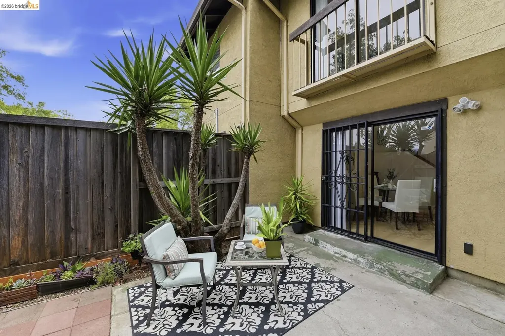 9729 Elmview Drive Oakland CA 94603