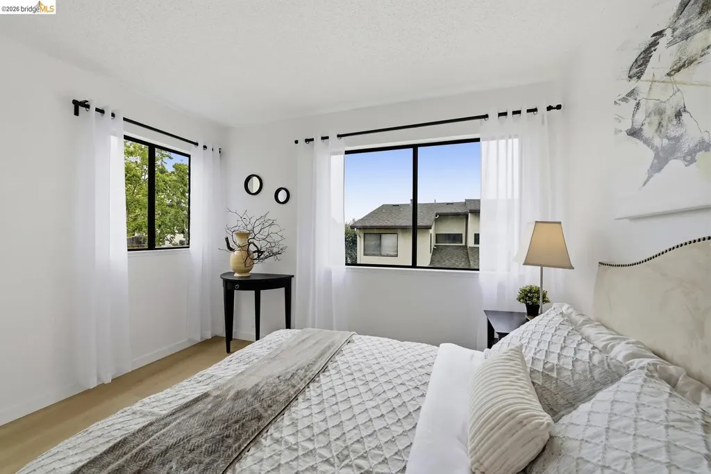 9729 Elmview Drive Oakland CA 94603