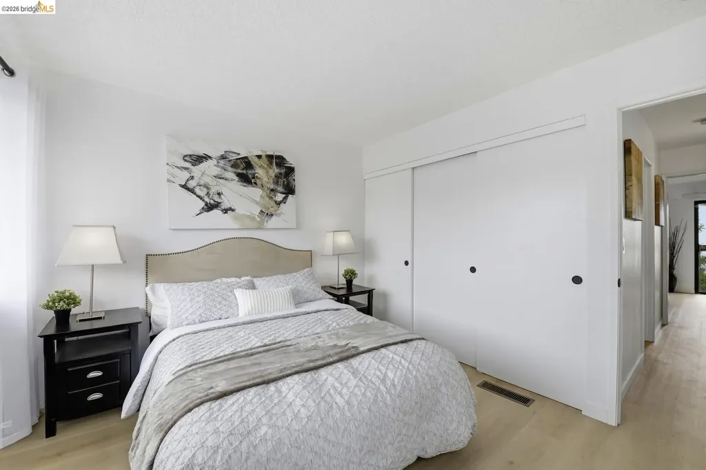 9729 Elmview Drive Oakland CA 94603
