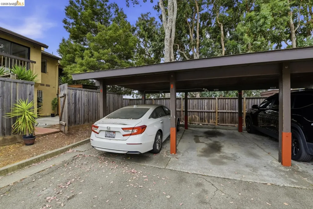 9729 Elmview Drive Oakland CA 94603
