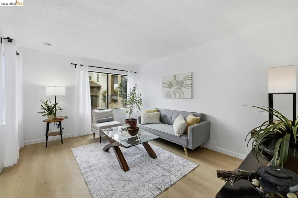 9729 Elmview Drive Oakland CA 94603