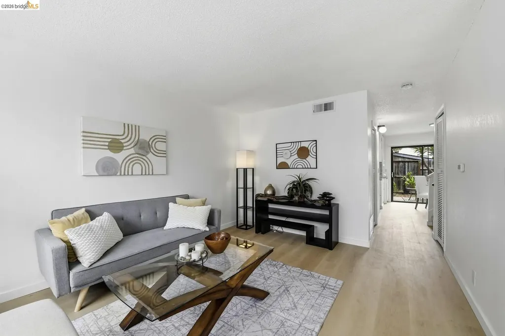 9729 Elmview Drive Oakland CA 94603