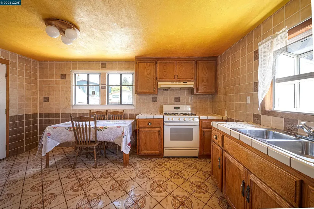 2968 Madeline Street Oakland CA 94602