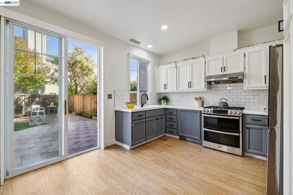 12 Britt Court Alameda CA 94502